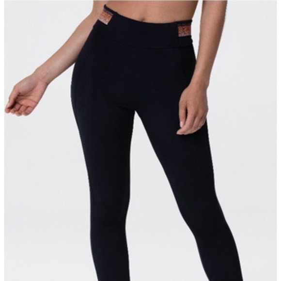 High Waist Shimmer Legging - Picture 2 of 3